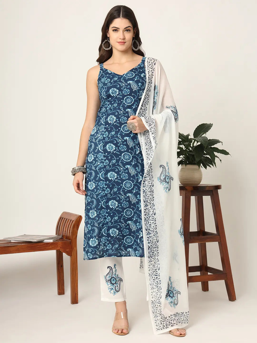Women's Navy Cotton Blue Cotton Strappy Block Print Kurta Dupatta Set by Yufta, suitable for wholesale buyers, boutiques, retailers, resellers and bulk fashion orders from Trendphoria