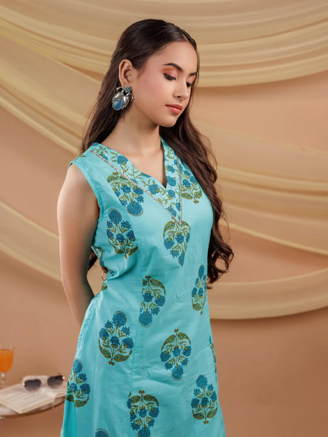 Women's Blue Cotton Blue Floral Print Pure Cotton A Line Kurta Dupatta Set by Yufta, suitable for wholesale buyers, boutiques, retailers, resellers and bulk fashion orders from Trendphoria