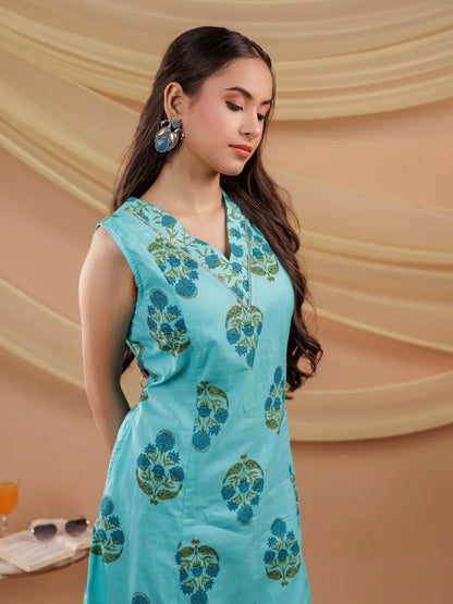 Women's Blue Cotton Blue Floral Print Pure Cotton A Line Kurta Dupatta Set by Yufta, suitable for wholesale buyers, boutiques, retailers, resellers and bulk fashion orders from Trendphoria