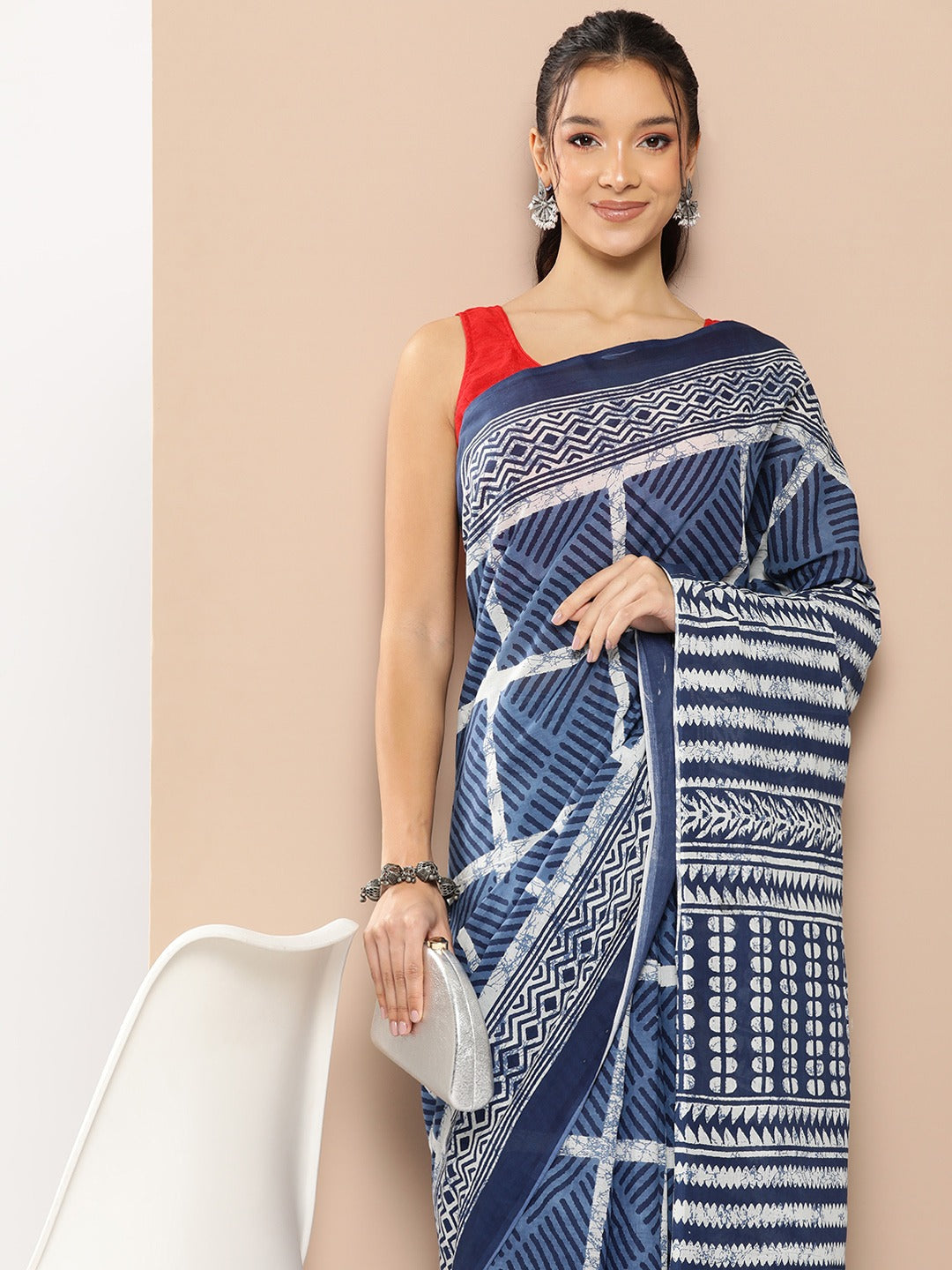 Women's Blue Cotton Blue Striped Mulmul Cotton Sarees With Unstitched Blouse by Yufta, suitable for wholesale buyers, boutiques, retailers, resellers and bulk fashion orders from Trendphoria