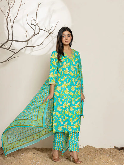 Women's Green Cotton Cotton Green Embroidered Regular Kurta Dupatta Pant Set by Yufta, suitable for wholesale buyers, boutiques, retailers, resellers and bulk fashion orders from Trendphoria