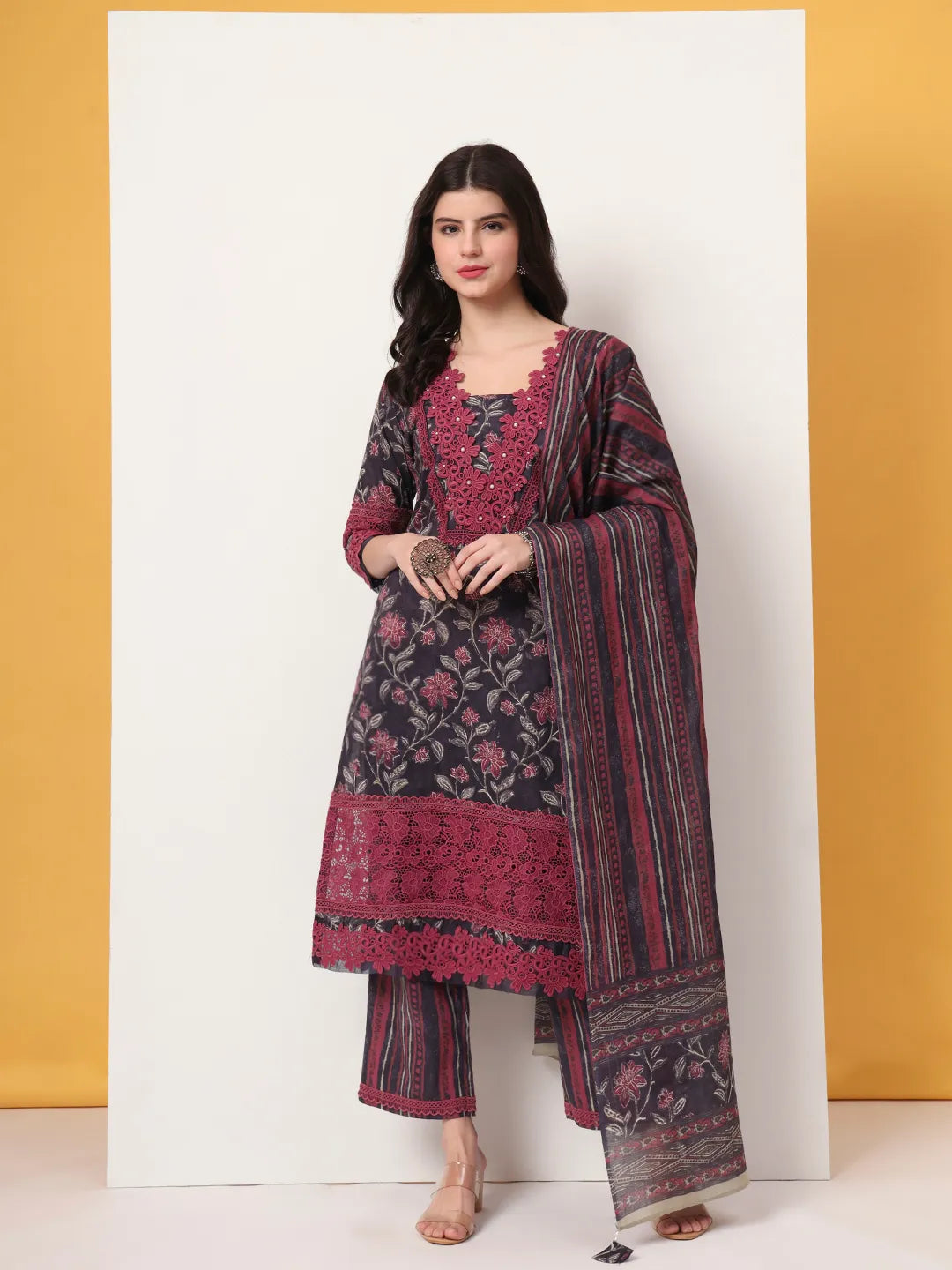 Women's Purple Cotton Cotton Purple Kurta Dupatta Set With Lace Detailing by Yufta, suitable for wholesale buyers, boutiques, retailers, resellers and bulk fashion orders from Trendphoria