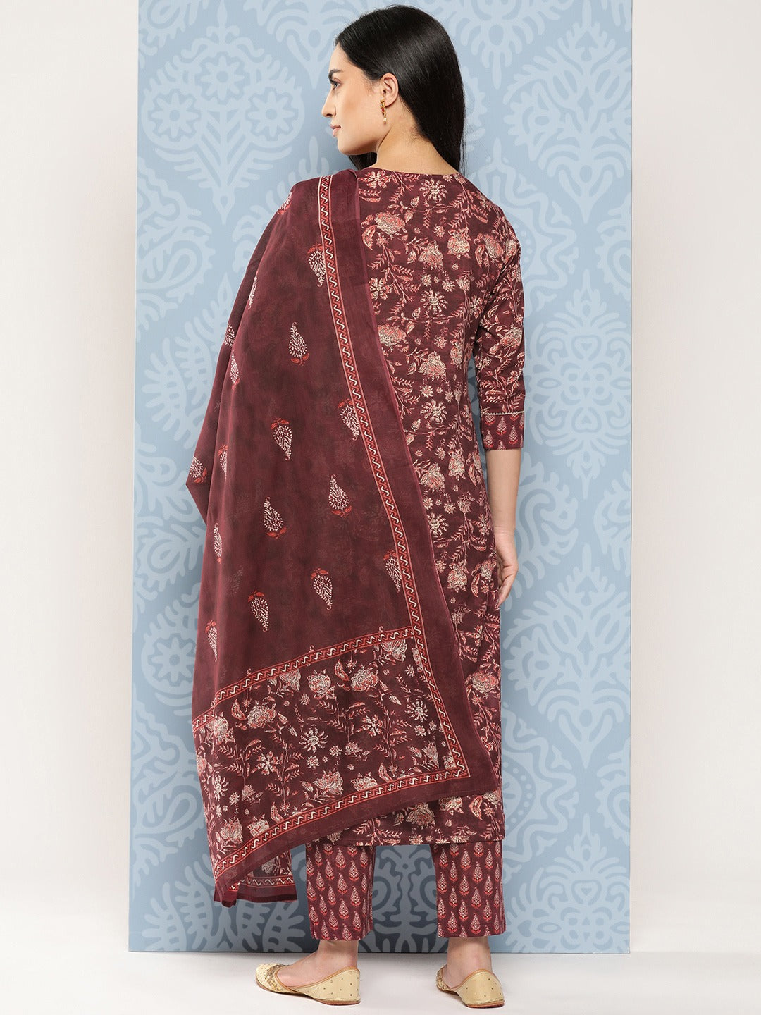 Floral Printed Regular Gotta Patti Pure Cotton Kurta With Trousers & Dupatta