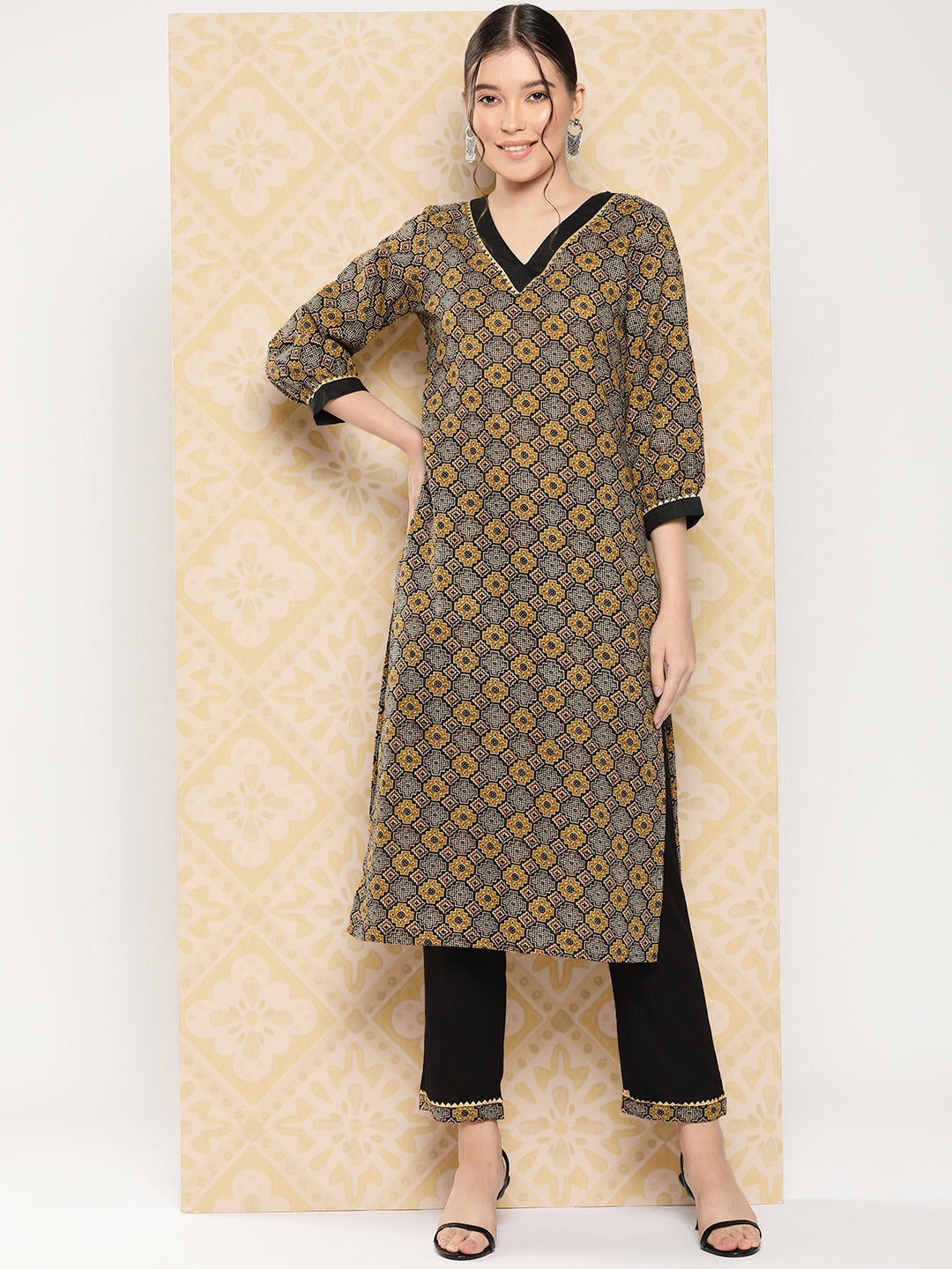 Geometric Printed Regular Pure Cotton Kurta With Trousers