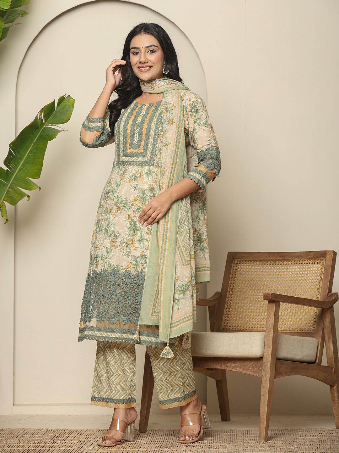Green Cotton Floral Kurta Dupatta Set With Lace Detailing