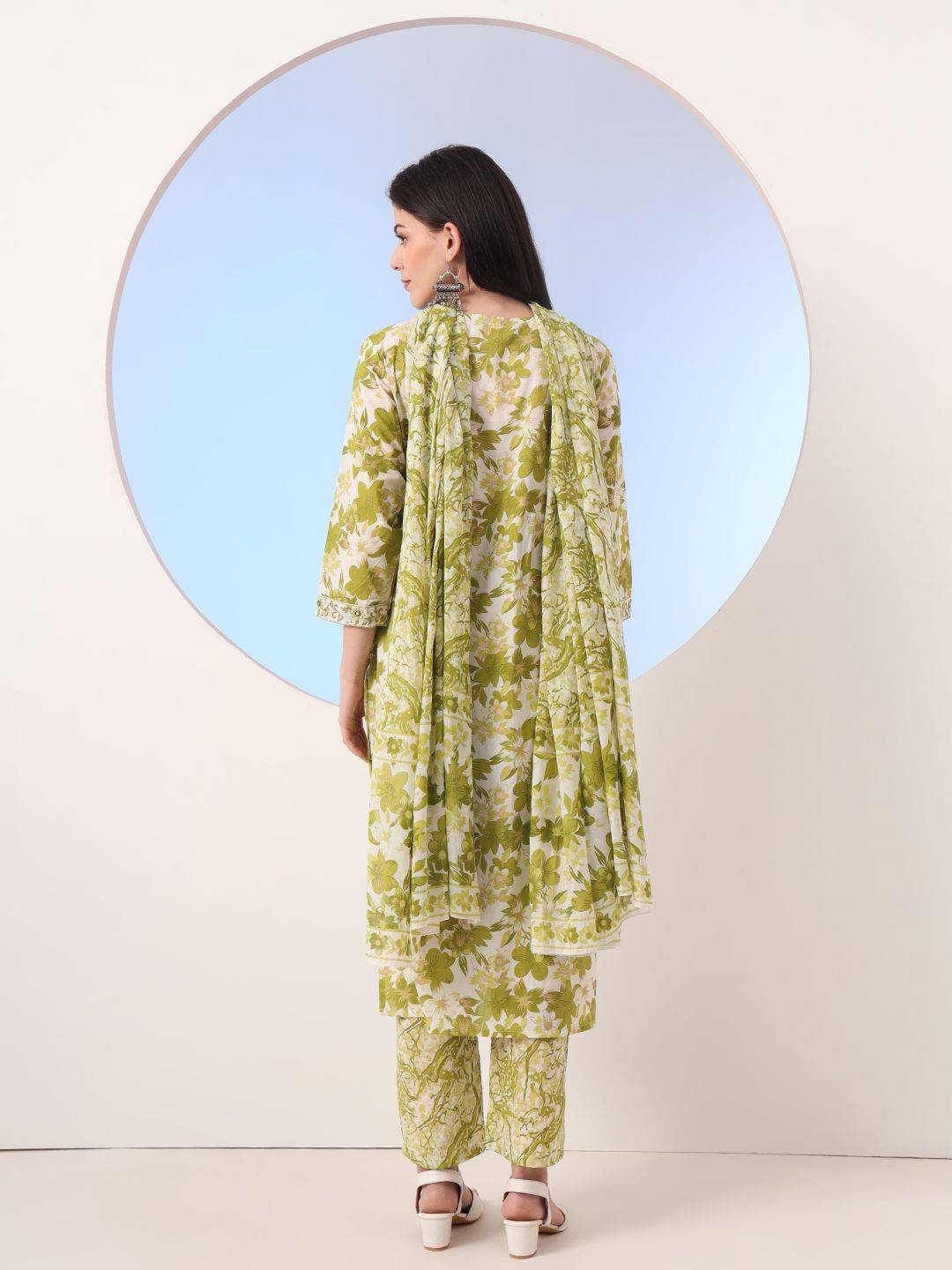 Green Floral Print Straight Thread Work Kurta And Trouser With Dupatta Set