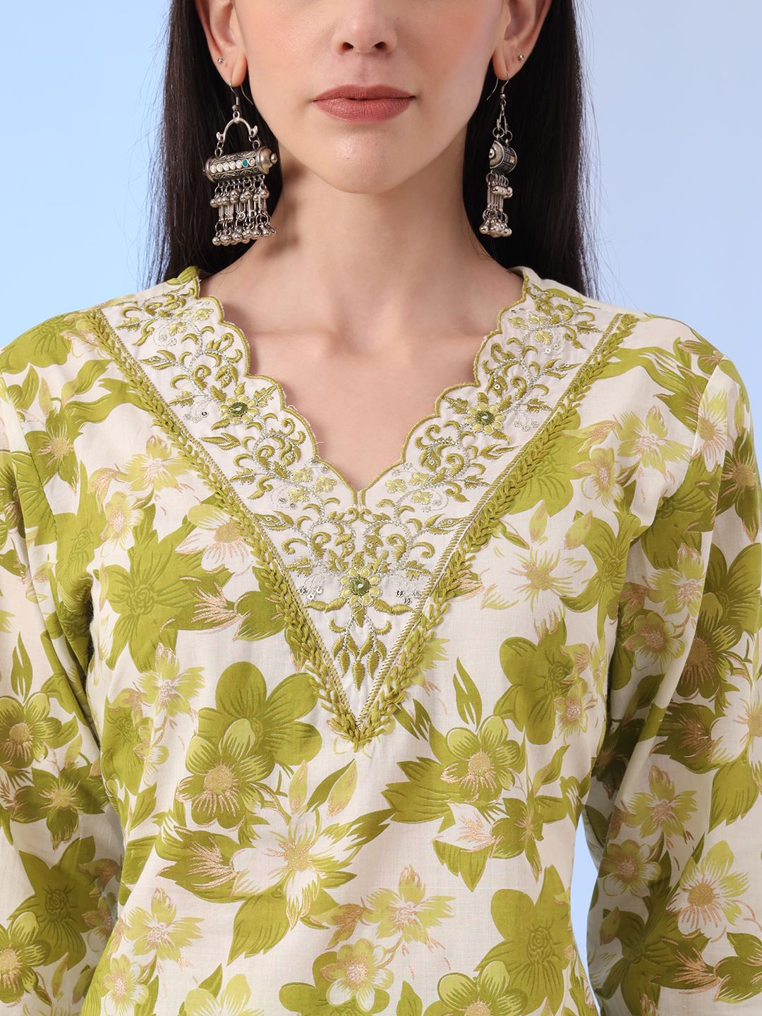 Green Floral Print Straight Thread Work Kurta And Trouser With Dupatta Set
