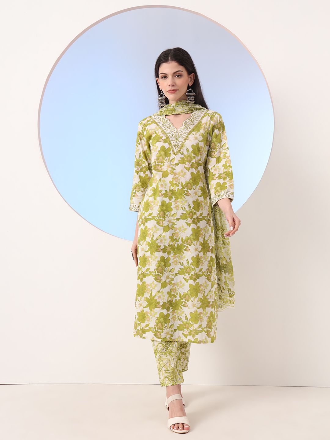 Green Floral Print Straight Thread Work Kurta And Trouser With Dupatta Set