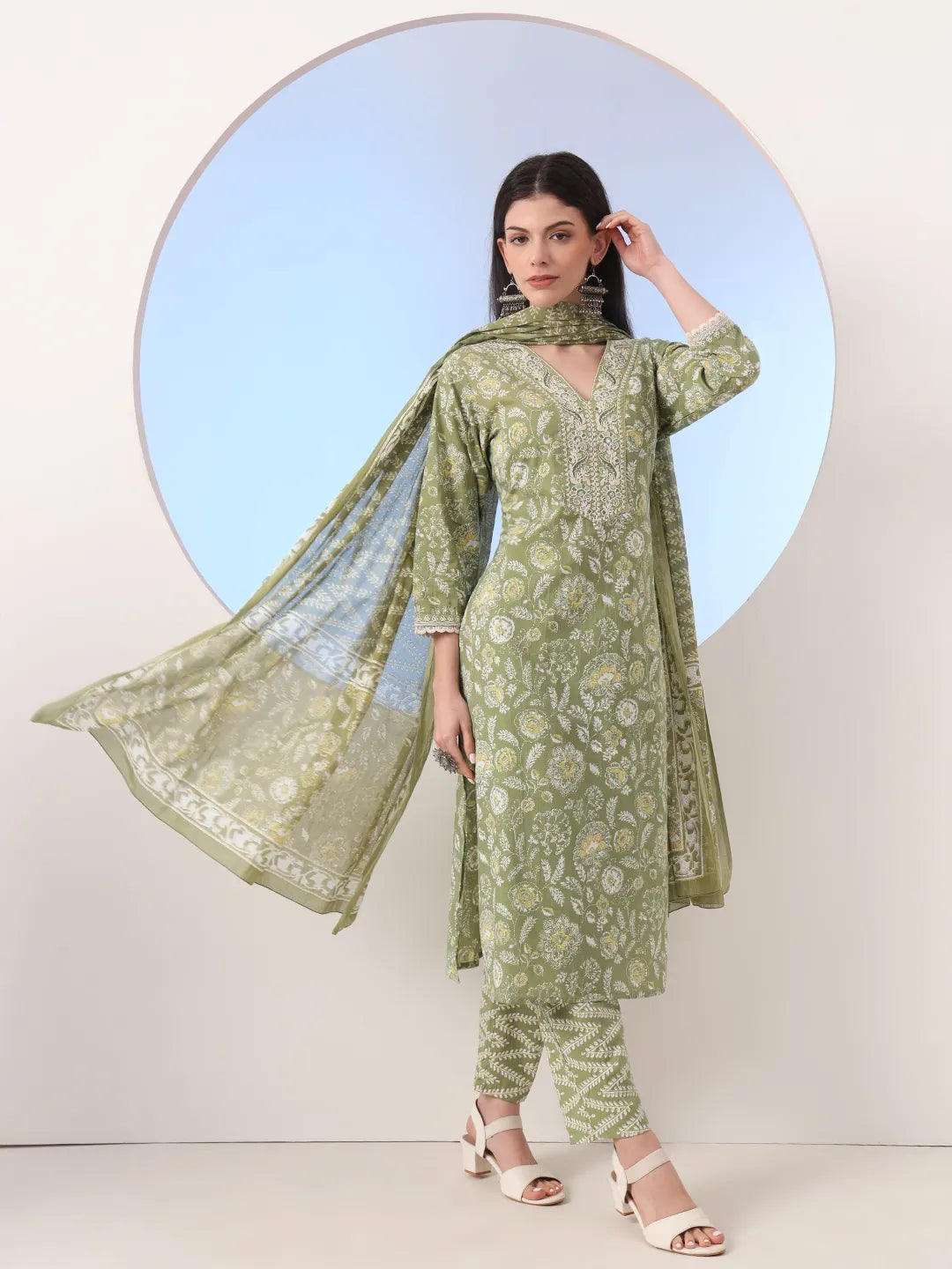 Green Floral Print Straight Zari Work Kurta And Trouser With Dupatta Set