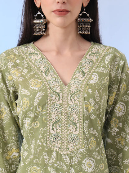 Green Floral Print Straight Zari Work Kurta And Trouser With Dupatta Set
