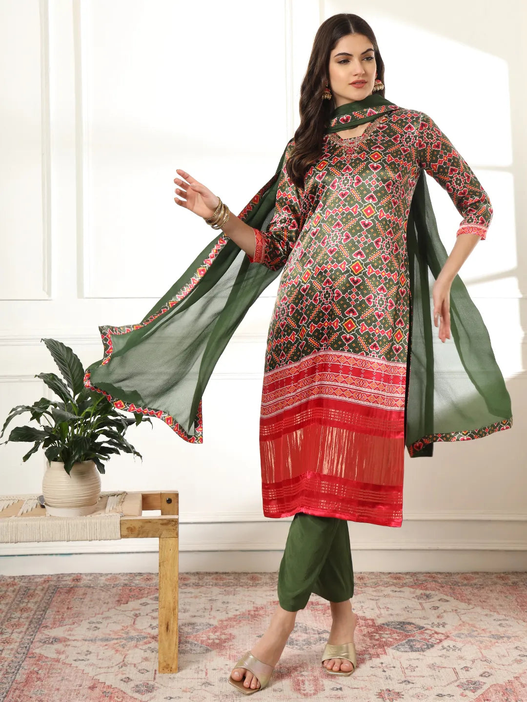 Green Gajji Silk Ethnic Motifst Kurta Dupatta Pant Set