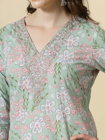 Green Pure Cotton Floral Print Thread Work Kurta Set With Pant & Dupatta
