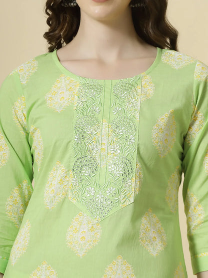 Green Pure Cotton Floral Printthreadwork Kurta Dupatta Pant Set