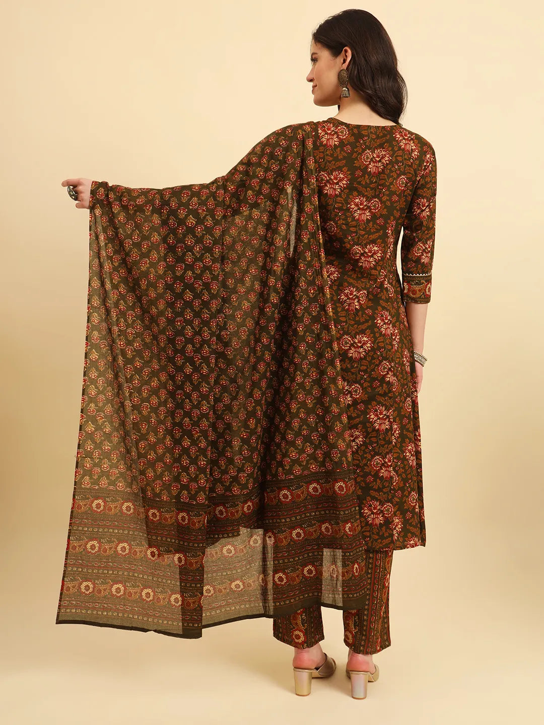 Green Pure Cotton Floral Sequins Work Kurta Set With Dupatta