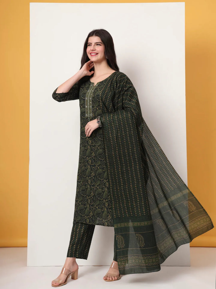 Green Pure Cotton Paisley Print Kurta Dupatta Pant Set