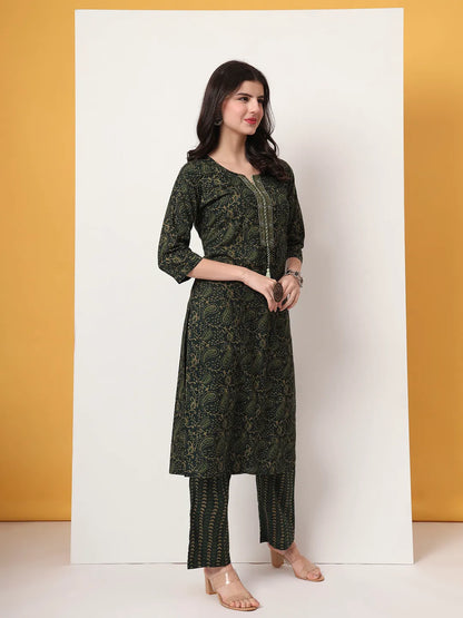 Green Pure Cotton Paisley Print Kurta Dupatta Pant Set