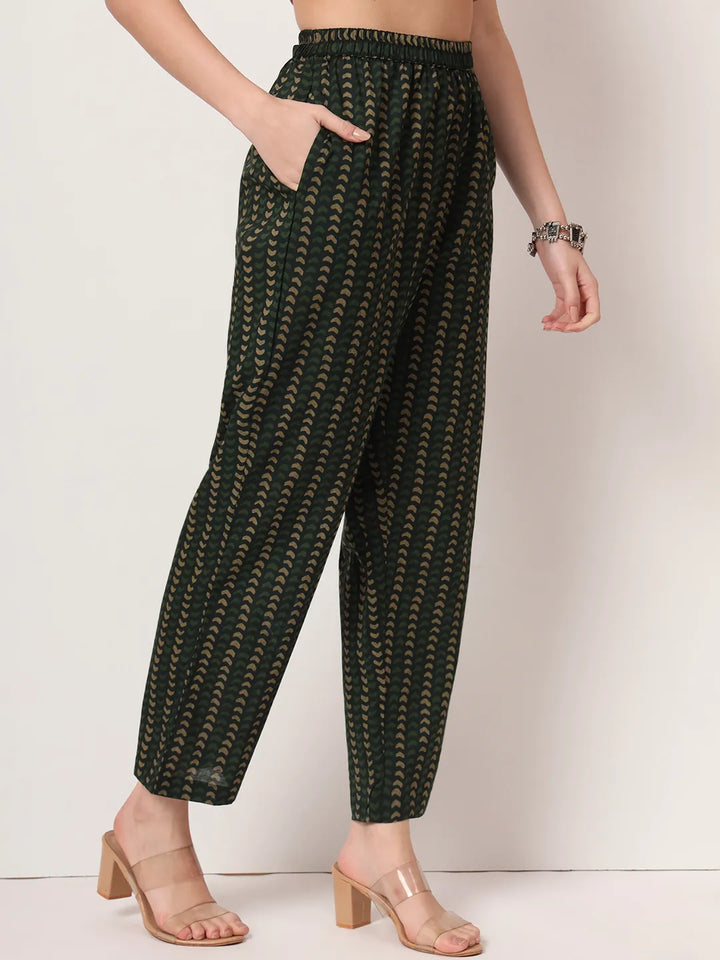 Green Pure Cotton Paisley Print Kurta Dupatta Pant Set