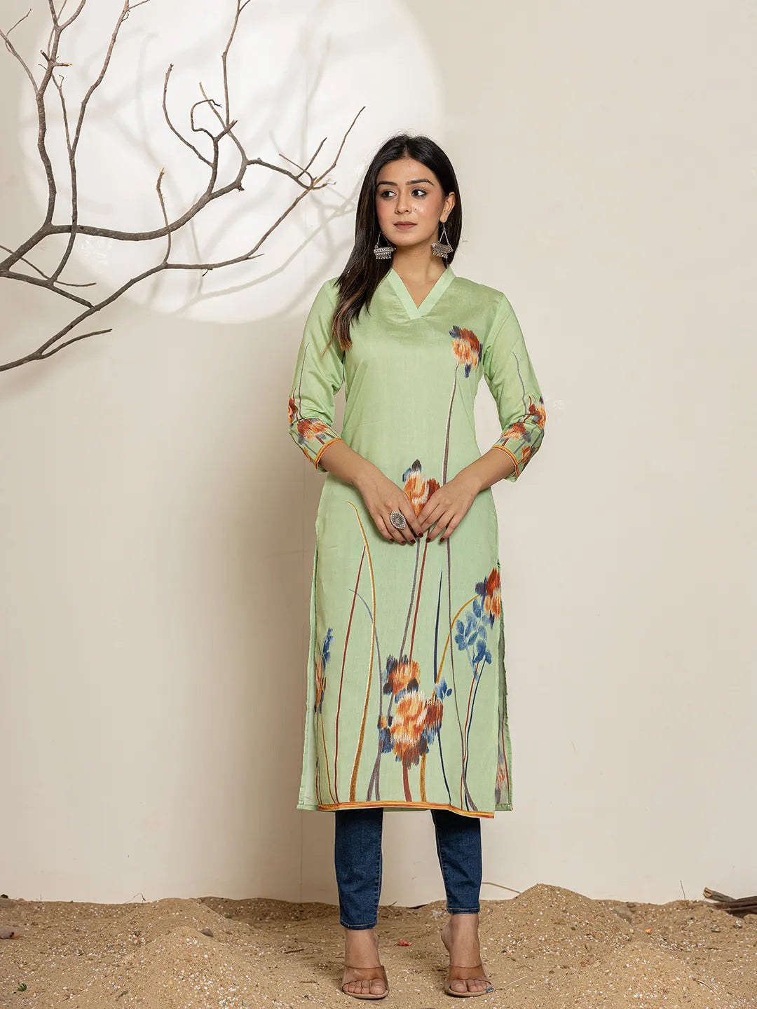 Women's Green Silk Blend Green Silk Blend Digital Print Kurta by Yufta, suitable for wholesale buyers, boutiques, retailers, resellers and bulk fashion orders from Trendphoria
