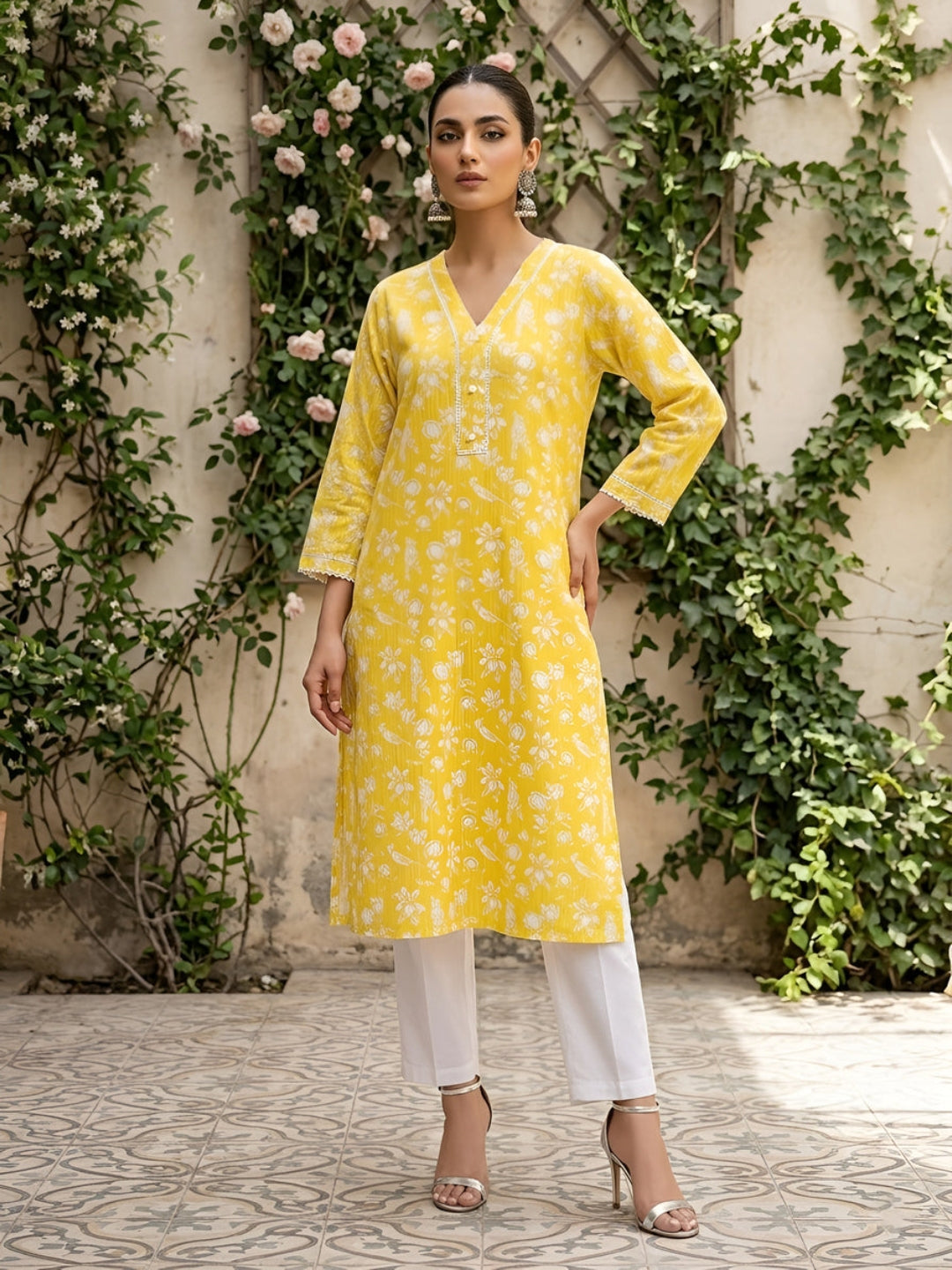 Printed Straight Kurta With Three Quarter Sleeves