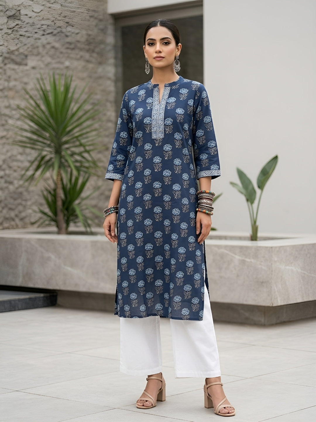 Printed Straight Kurta With Three Quarter Sleeves