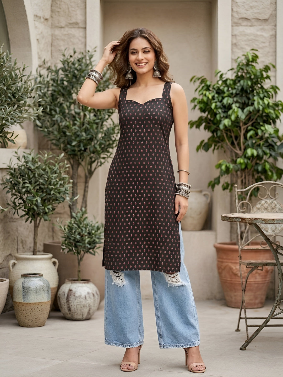 Printed Stylish Back Straight Sleeveless Kurta