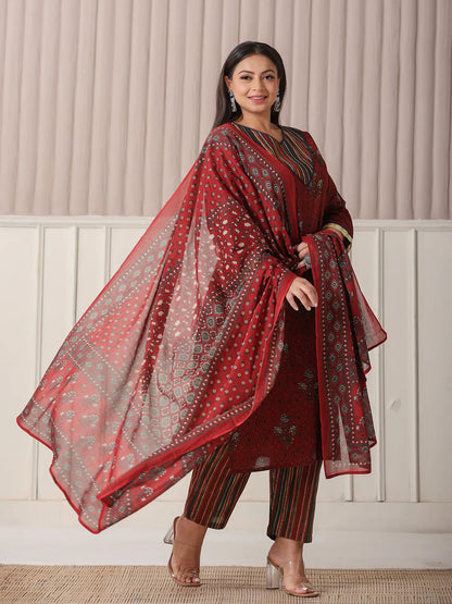Maroon Floral Print Patch & Lace Work Plus Size Kurta Set With Pant & Dupatta