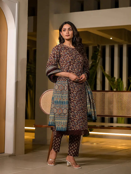 Maroon Floral Print Piping On Yoke Pakistani Style Kurta With Trousers And Dupatta Set