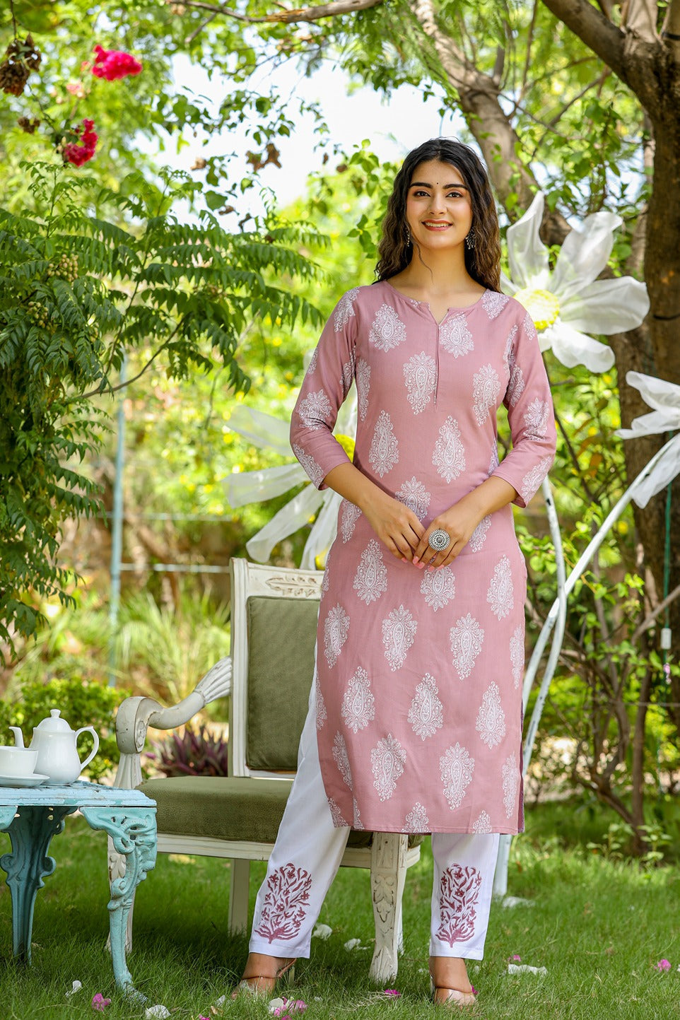 Mauve &amp; Off White Printed Dupatta Set