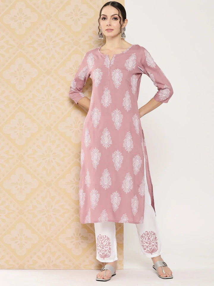 Mauve Women Ethnic Motifs Printed Regular Kurta With Trousers