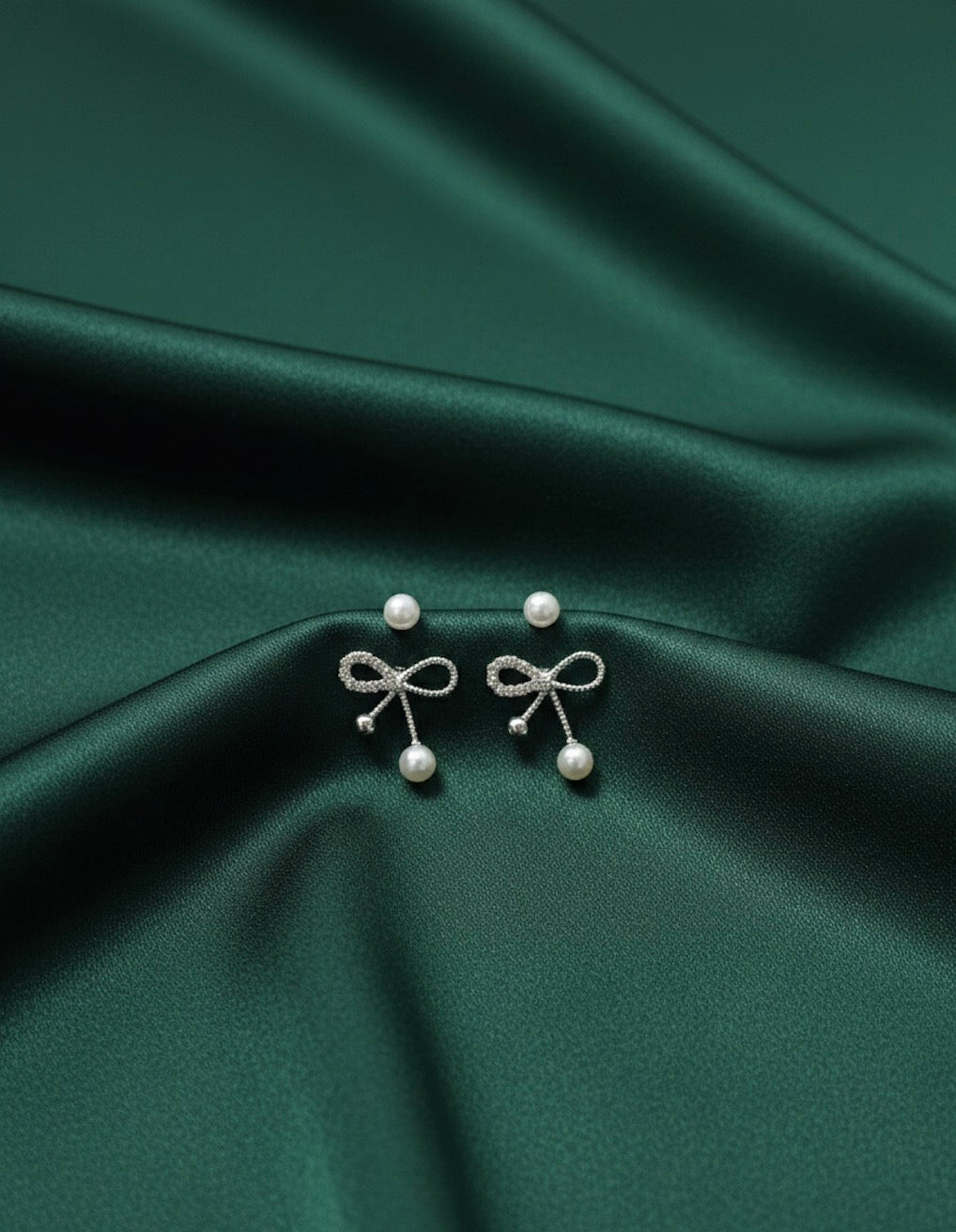 Silver Plated Pack of 2 Bow &amp; Pearl Studs