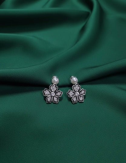 Trendy Pack of 2 Lightweight Mini Studs