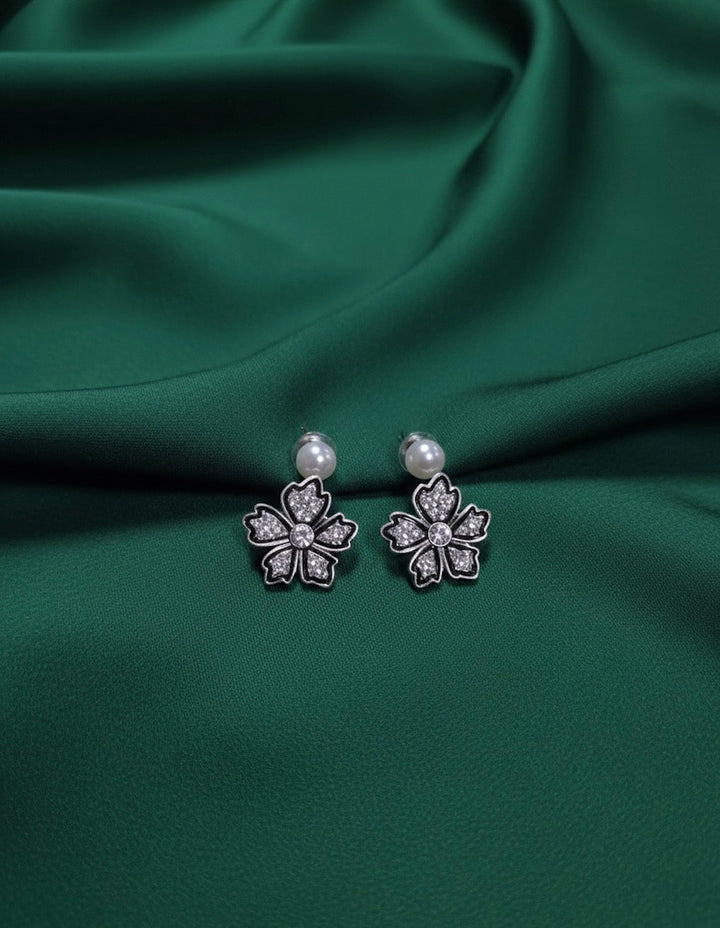 Trendy Pack of 2 Lightweight Mini Studs