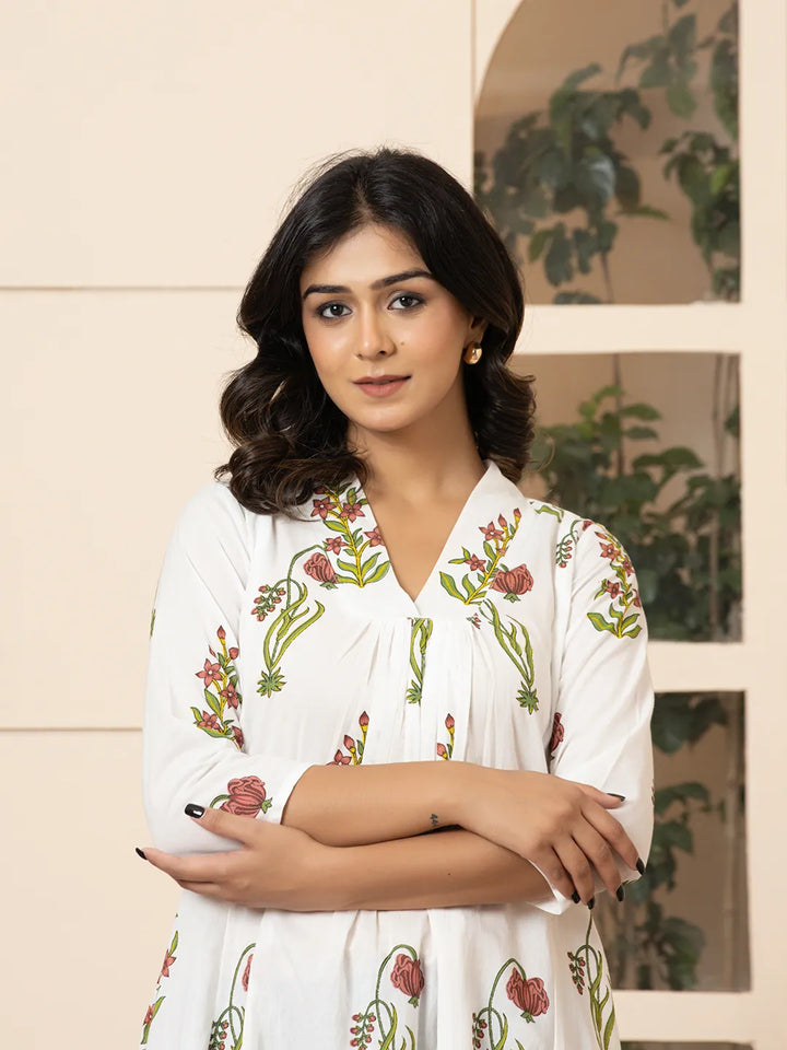 Pink &amp; White Cotton Floral Print Aline Kurta