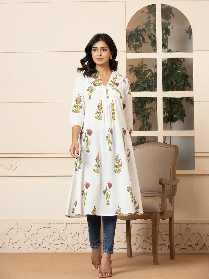 Pink &amp; White Cotton Floral Print Aline Kurta