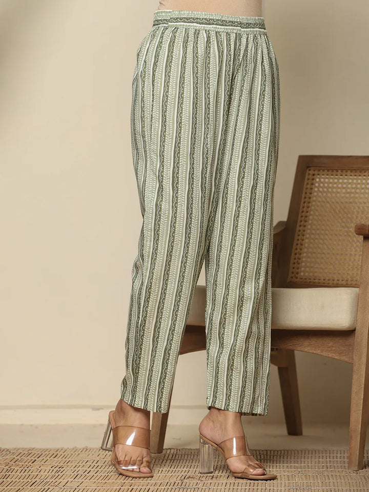 Pure Cotton Green Maternity Kurta Set With Pant &amp; Dupatta
