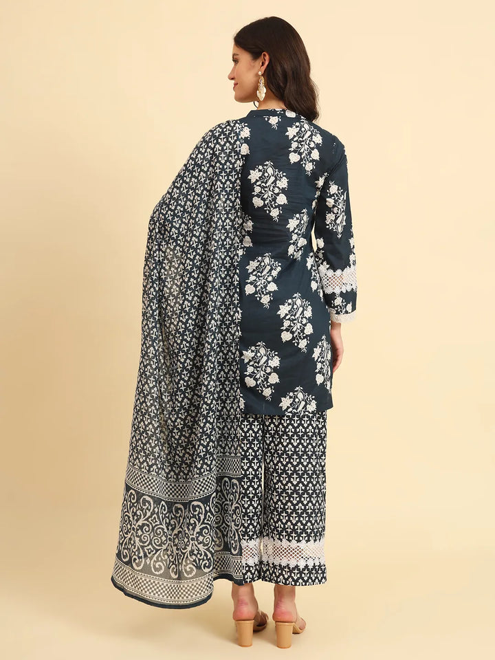 Pure Cotton Pakistani Style Kurta Set With Pant &amp; Dupatta With Lace Detailing