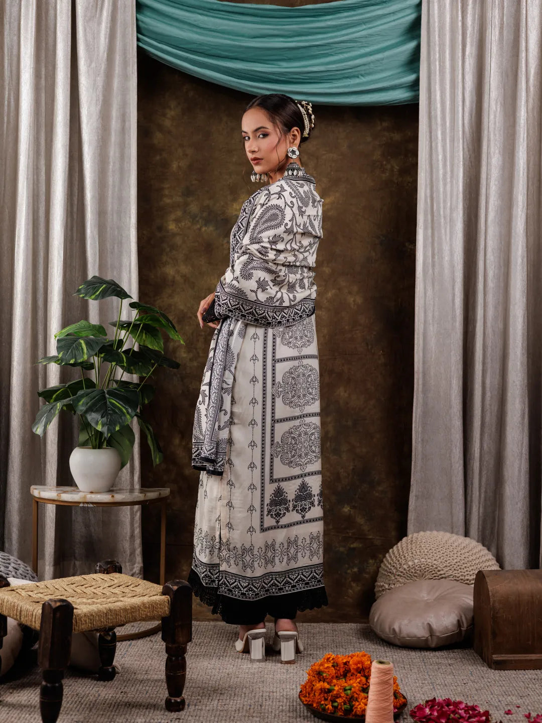 Pure Muslin Silk White Kurta Dupatta Set