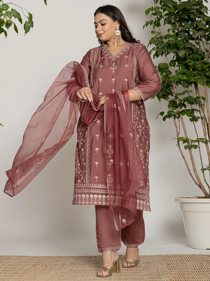 Women's Rust Silk Blend Rust Silk Plus Size Kurta Dupatta Pant Set by Yufta, suitable for wholesale buyers, boutiques, retailers, resellers and bulk fashion orders from Trendphoria