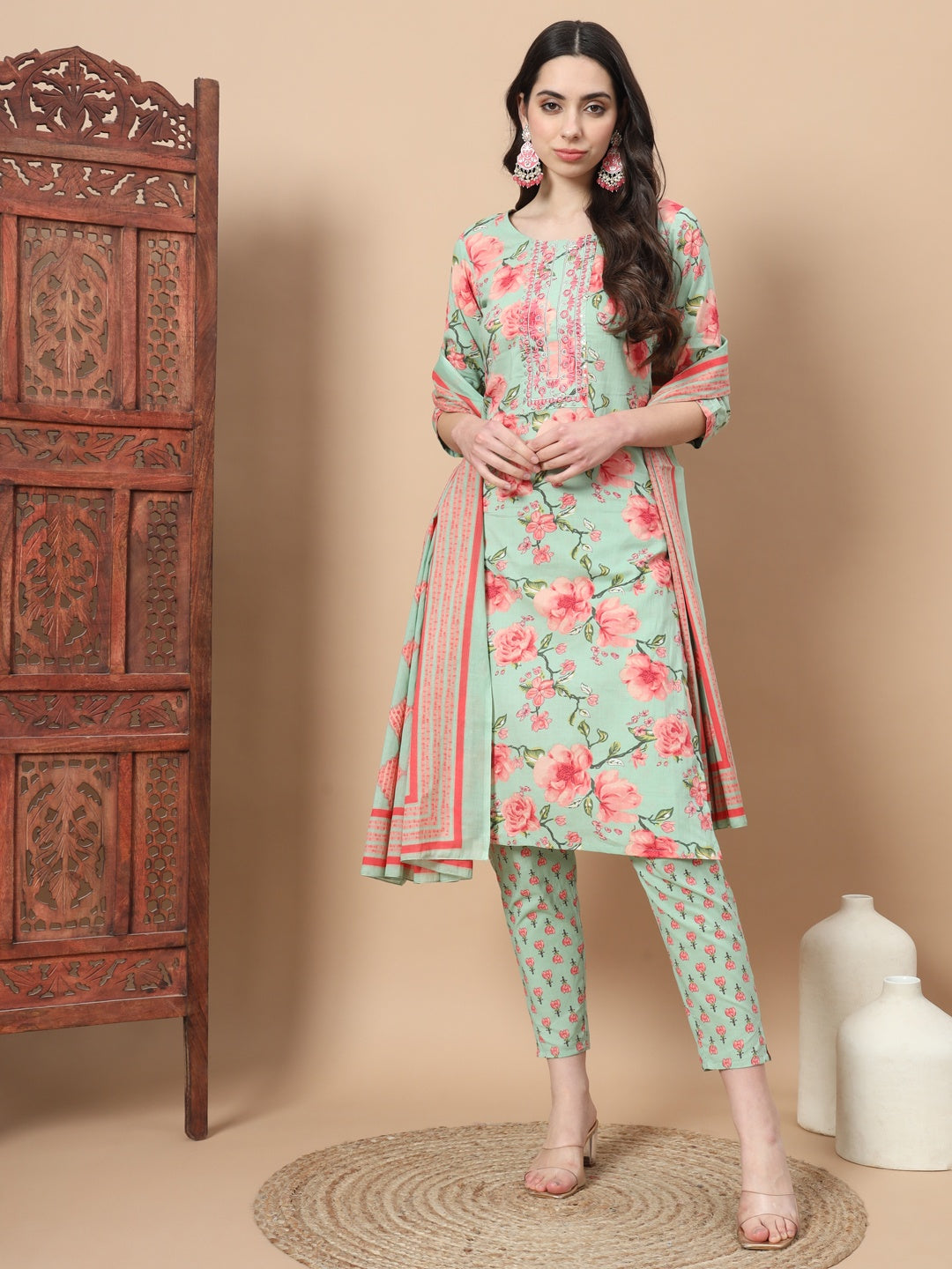 Women's Green Cotton Sea Green Ethnic Motifs Cotton Kurta Dupatta Set by Yufta, suitable for wholesale buyers, boutiques, retailers, resellers and bulk fashion orders from Trendphoria