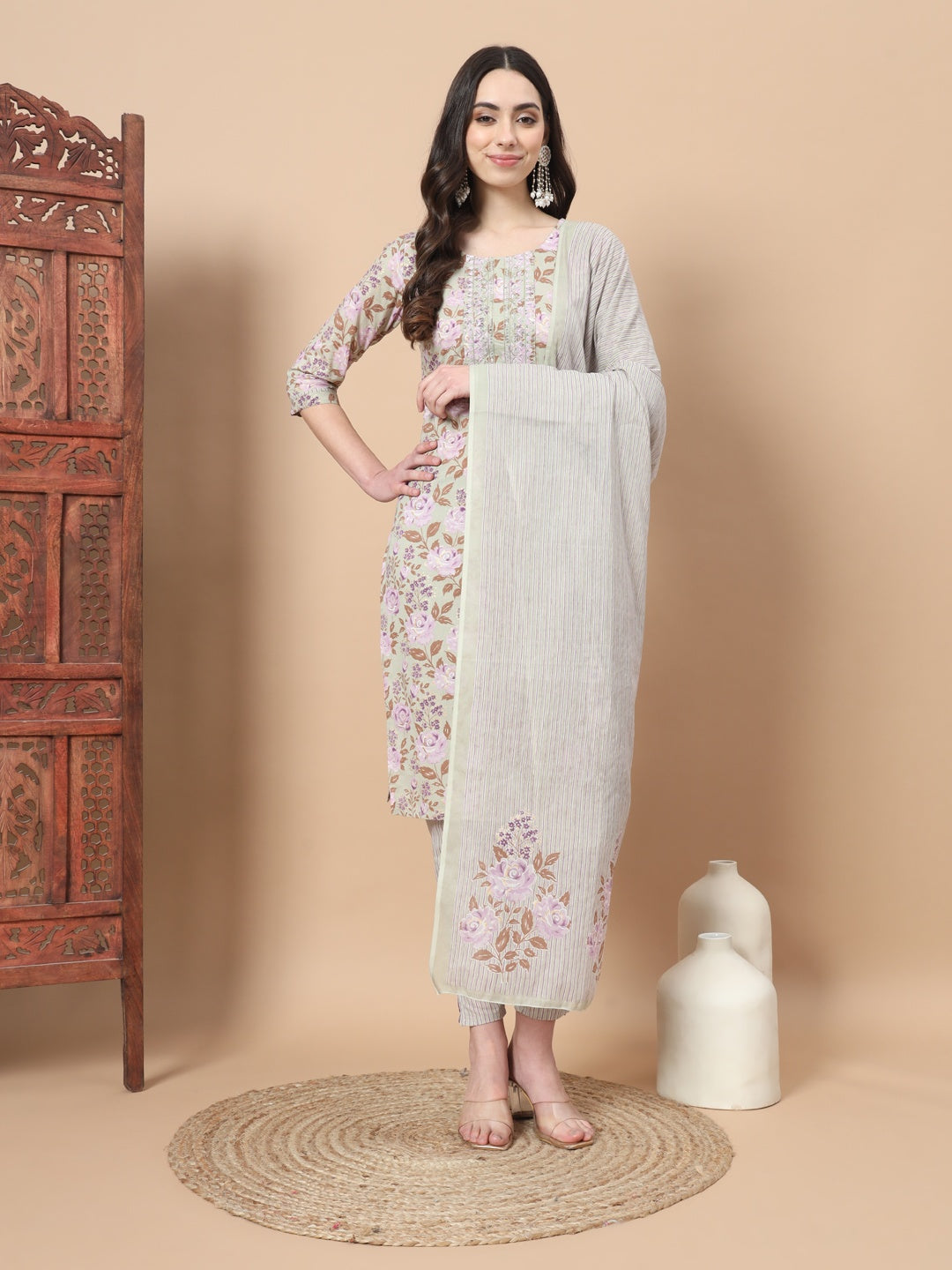Women's Green Cotton Sea Green Thread Work Cotton Kurta Dupatta Set by Yufta, suitable for wholesale buyers, boutiques, retailers, resellers and bulk fashion orders from Trendphoria