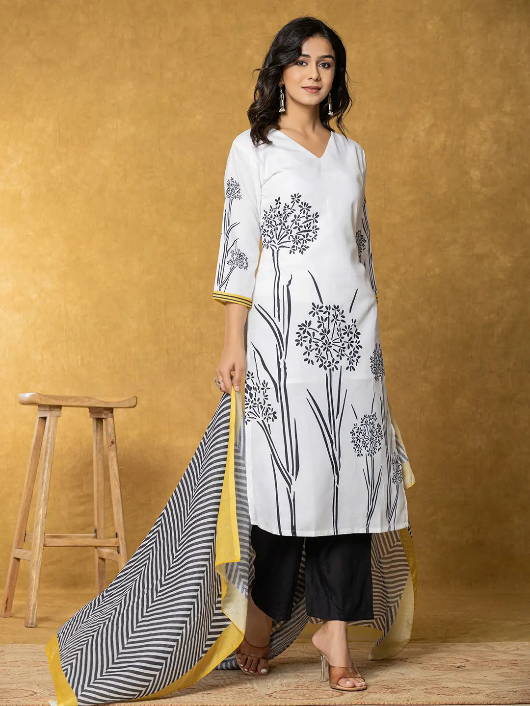 White And Black Linen Kurta Dupatta Pant Set