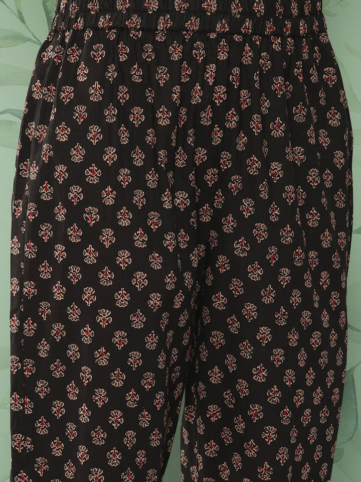 Women Black &amp; Red Floral Printed Pure Cotton Kurta With Trousers &amp; With Dupatta