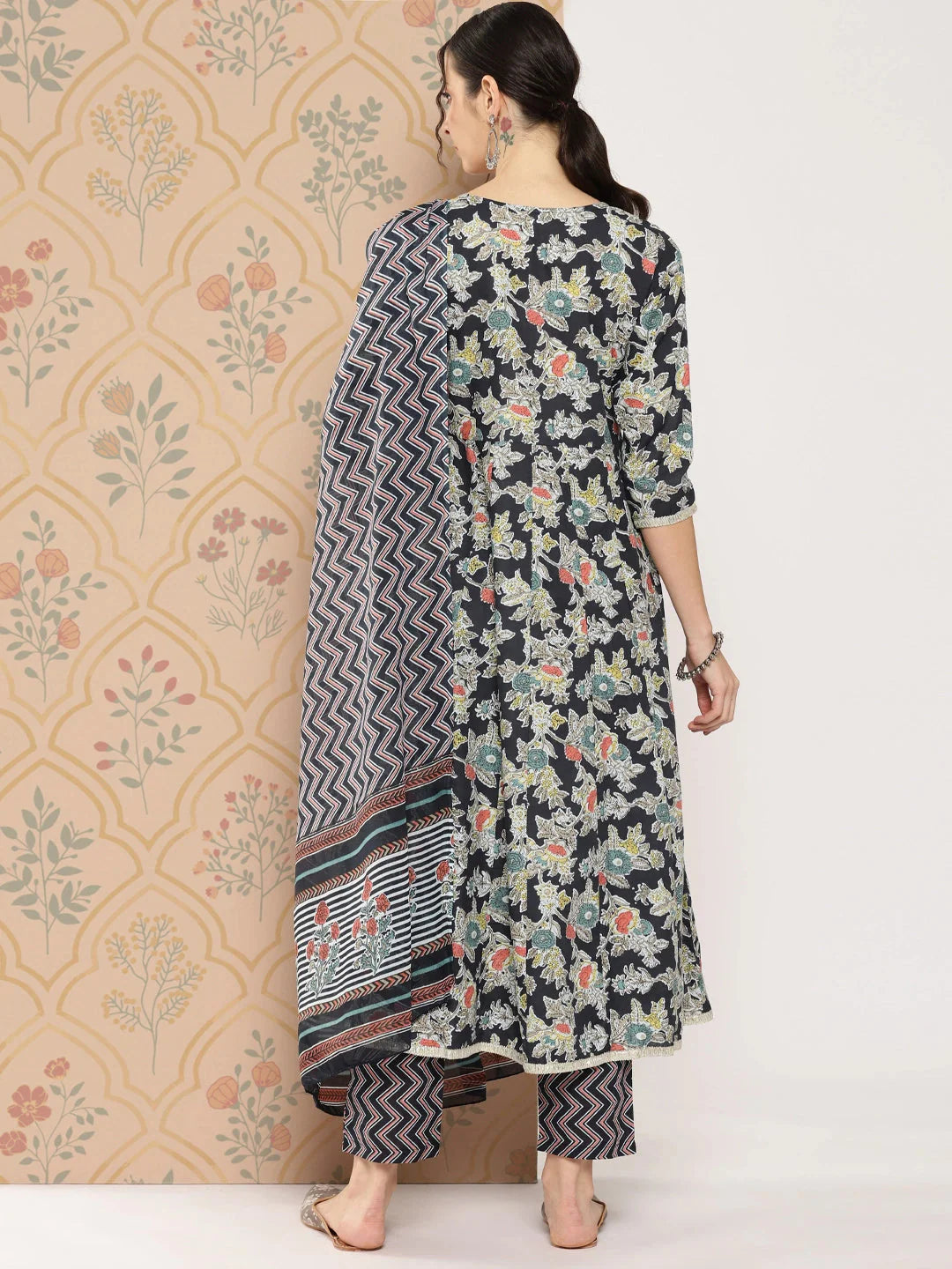 Women Floral Printed Regular Pure Cotton Kurta With Trousers &amp; With Dupatta