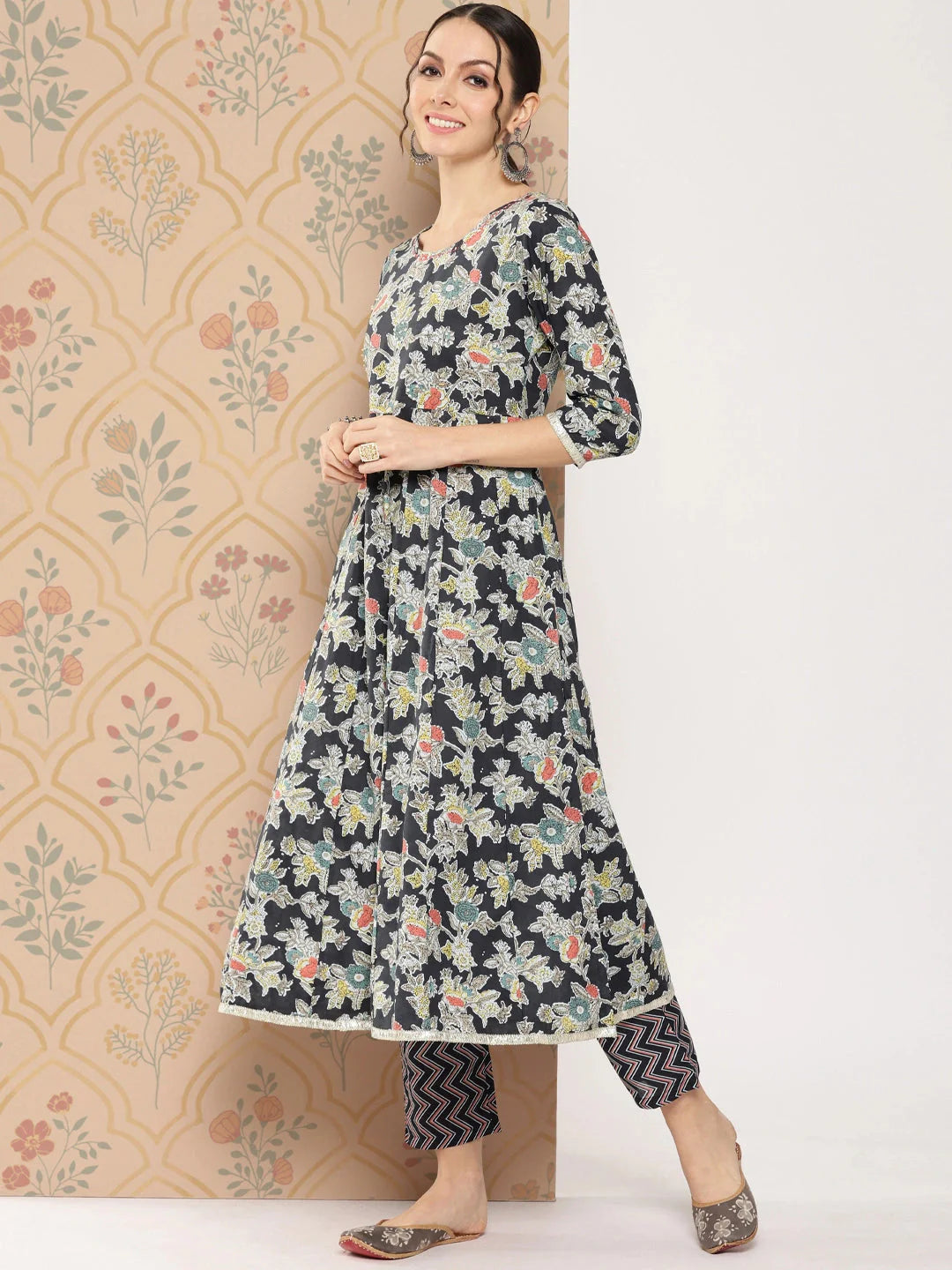 Women Floral Printed Regular Pure Cotton Kurta With Trousers &amp; With Dupatta