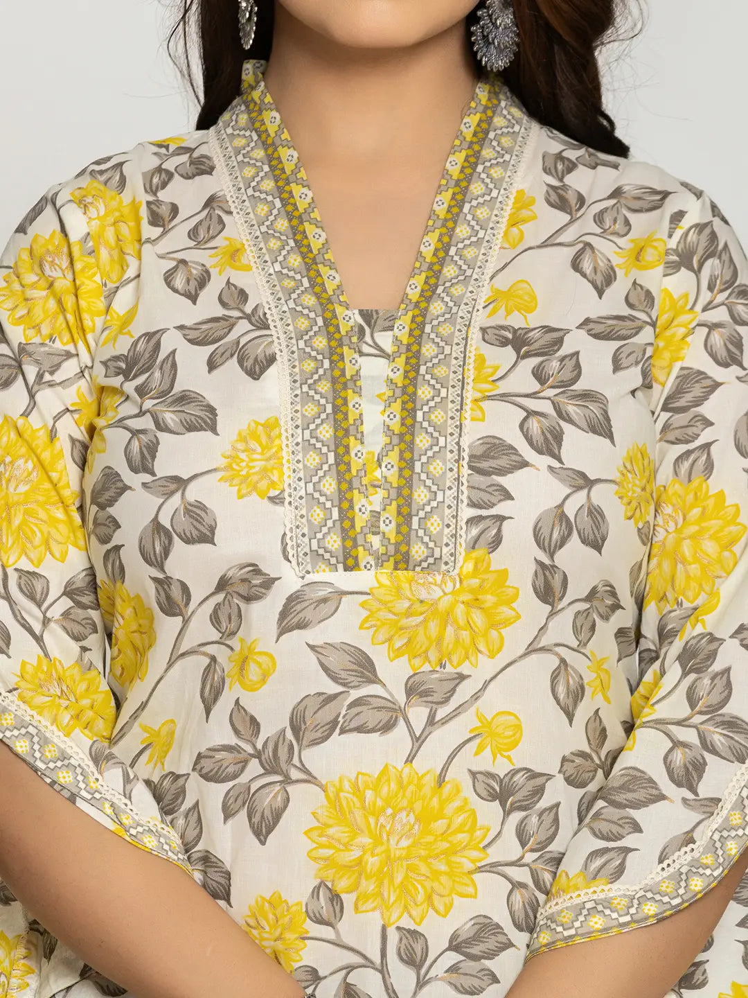 Yellow And Off White Cotton Pakistani Style Kurta Dupatta Set