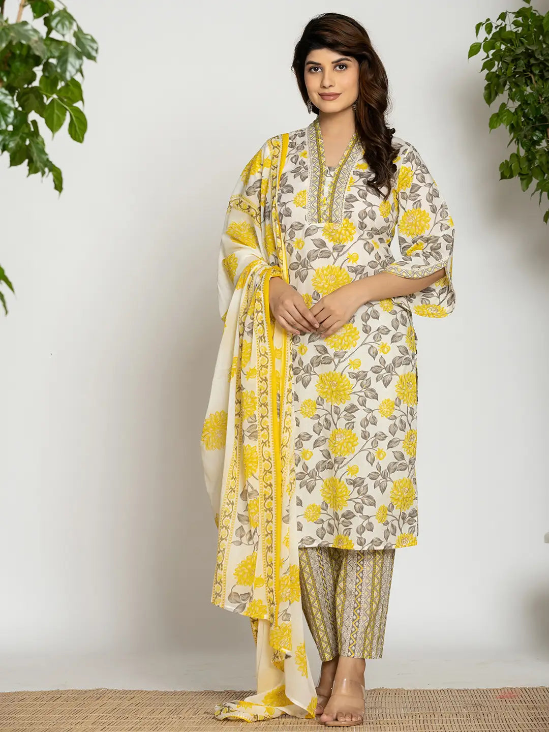 Yellow And Off White Cotton Pakistani Style Kurta Dupatta Set