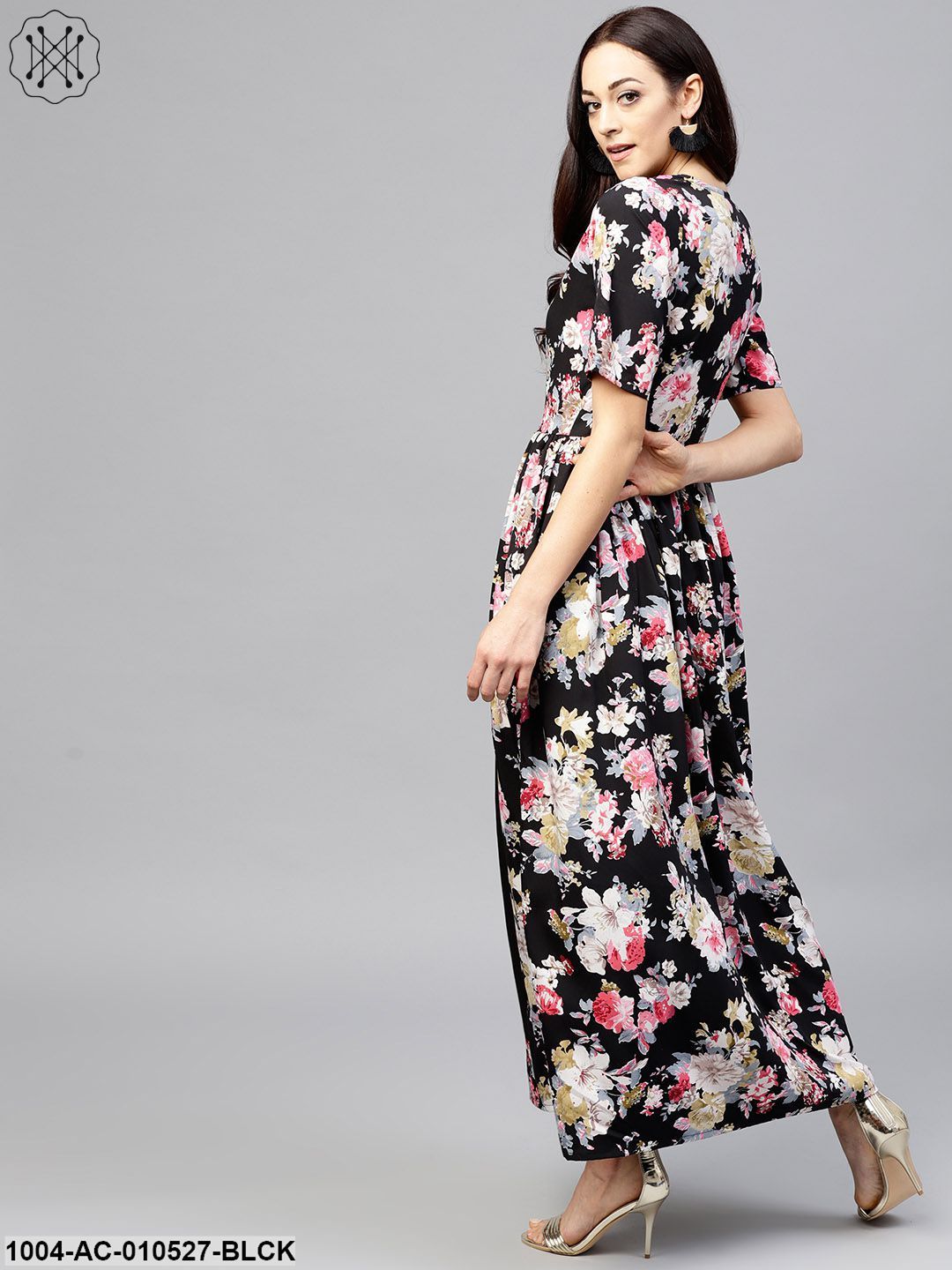 Black Maxi Dress With Round Neck And 3/4 Sleeves
