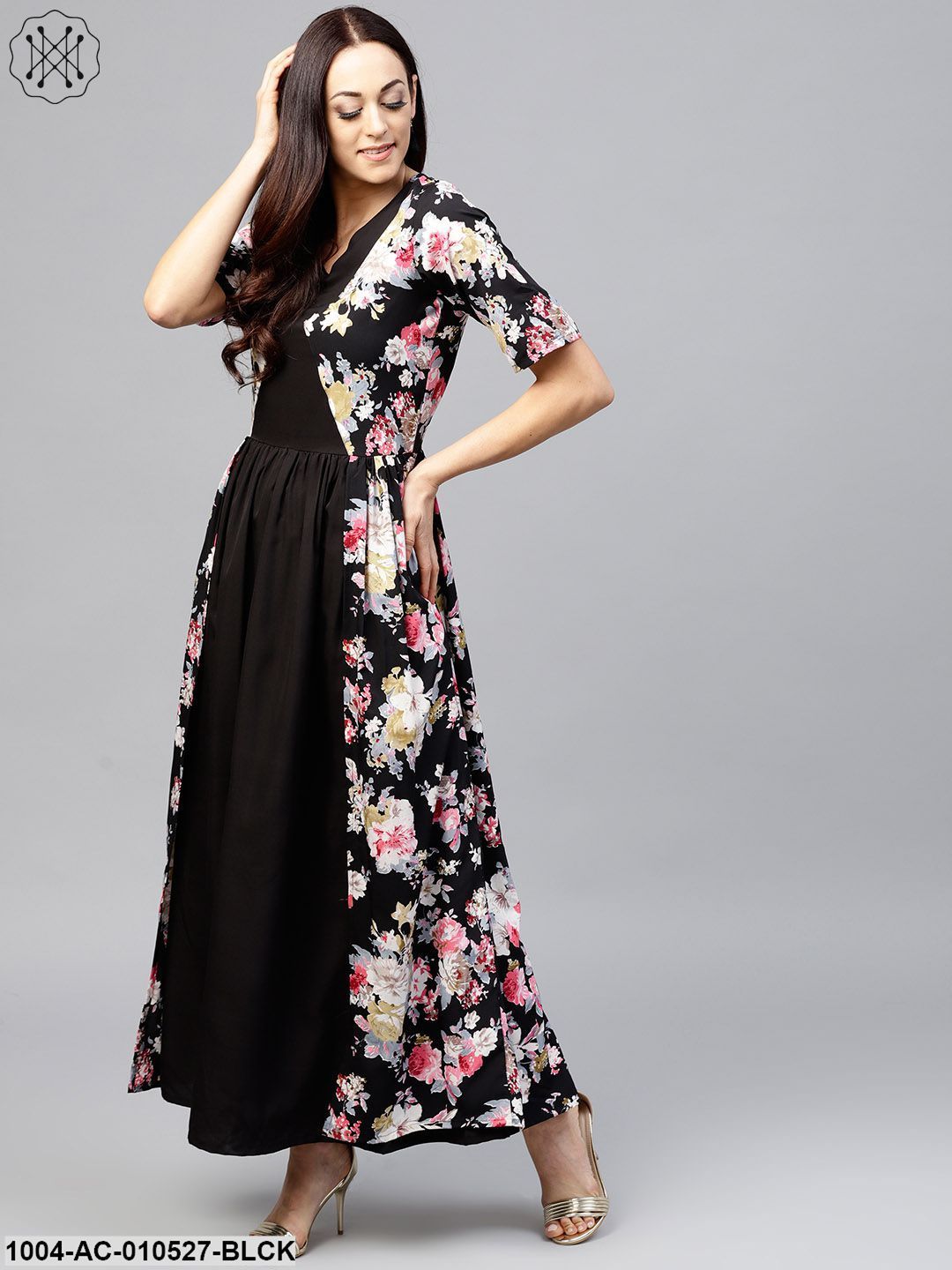 Black Maxi Dress With Round Neck And 3/4 Sleeves
