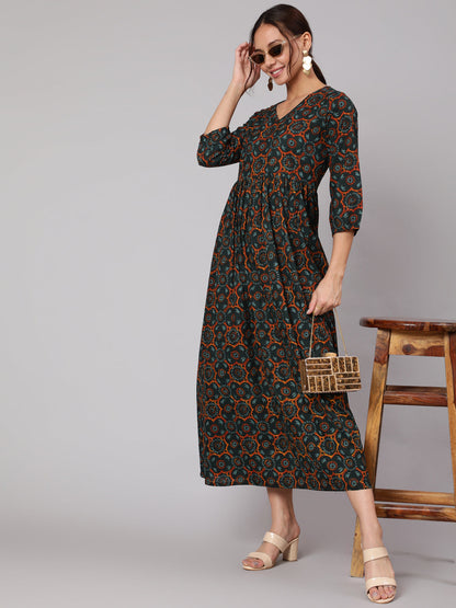 Green Abstrac Printed Gathered Dress With Three Quarter Sleeves
