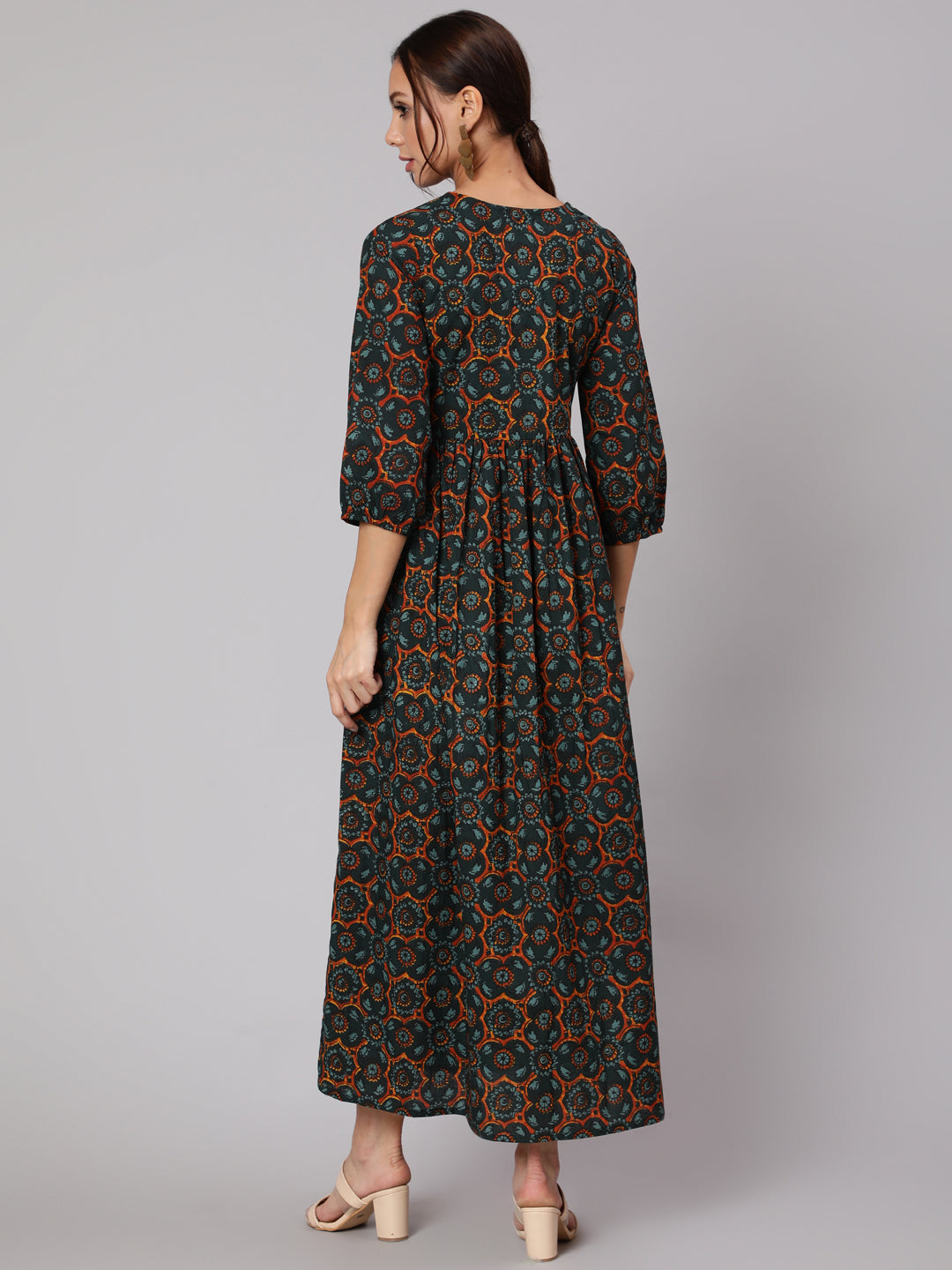 Green Abstrac Printed Gathered Dress With Three Quarter Sleeves